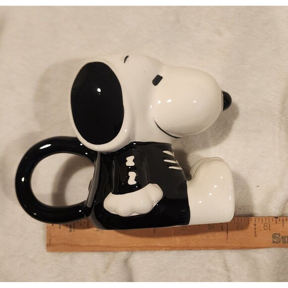 Peanuts Coffee Mug Snoopy Skeleton Costume Hand Painted Halloween - Picture 6 of 7